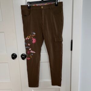 Matilda Jane Olive “Scouts Honor” Floral Embroidered cargo leggings.  Size L